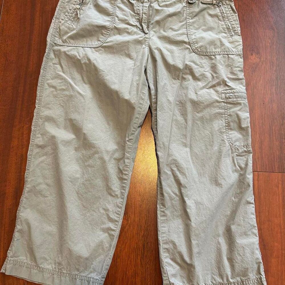 womens cargo capris khaki new york & company y2k